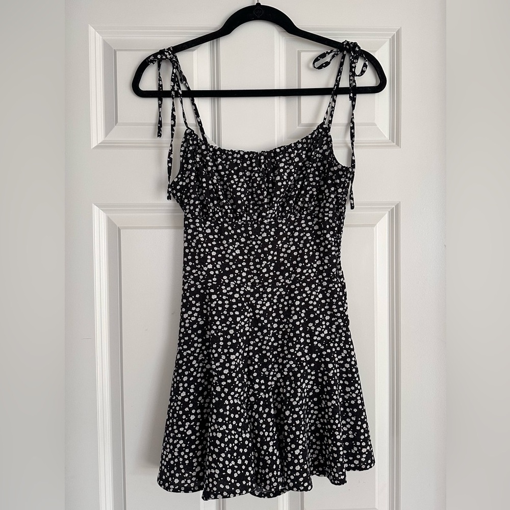 Black & White Floral Romper - Size Small - Picture 5 of 11